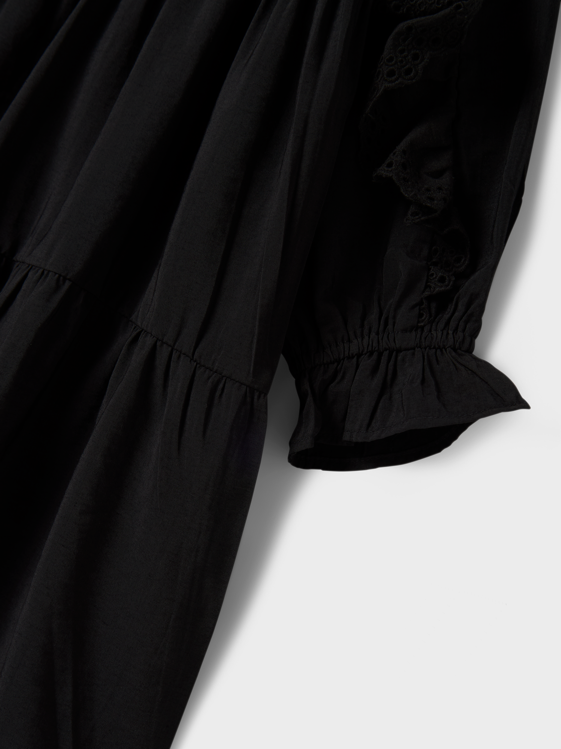 model_shot-front_full